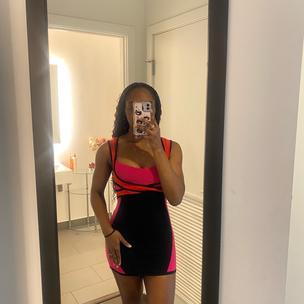 Elegant Black and Pink Bodycon Dress
